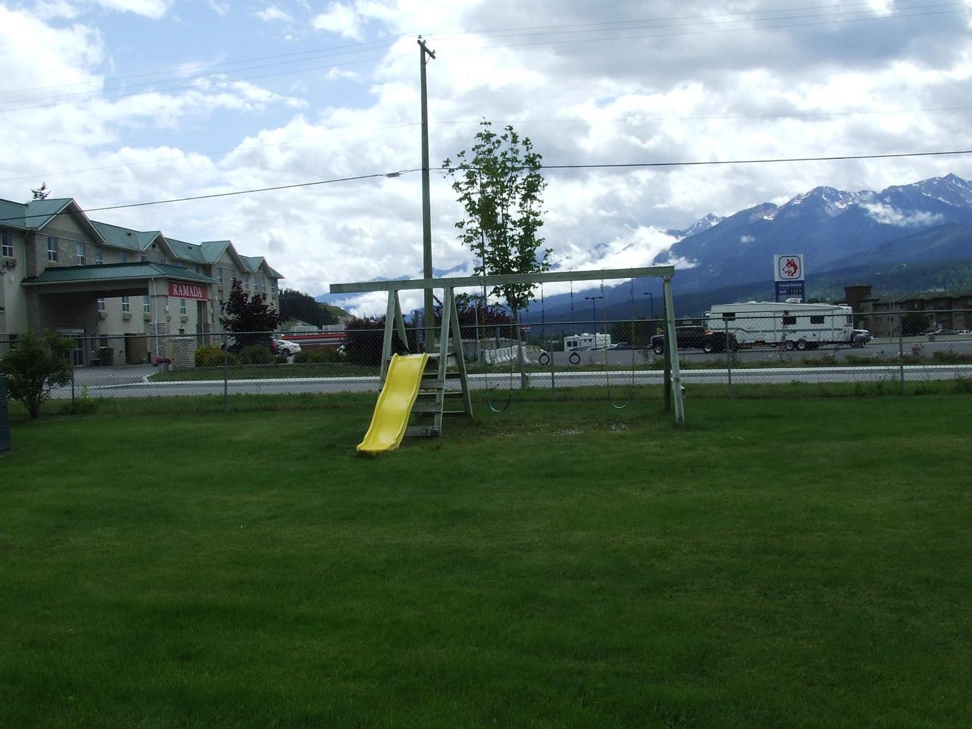 Ponderosa Motor Inn Golden Exterior photo